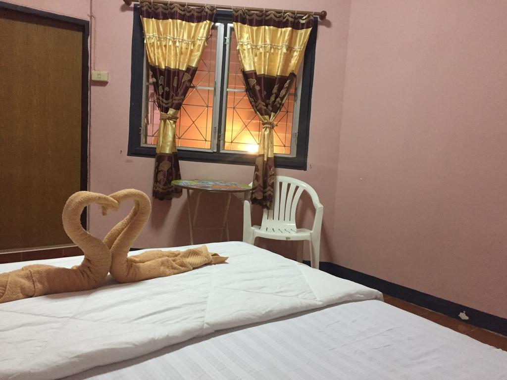 Marina Ao Nang Guesthouse Buitenkant foto